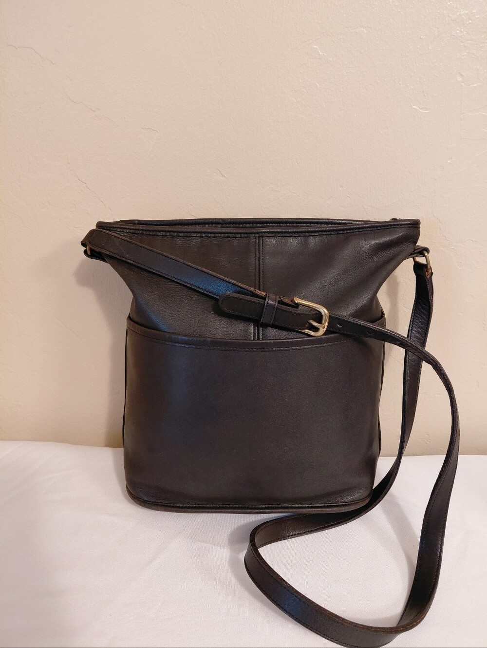 Coach Vintage Bleecker Bucket Bag, Black Leather. - Picture 4 of 15
